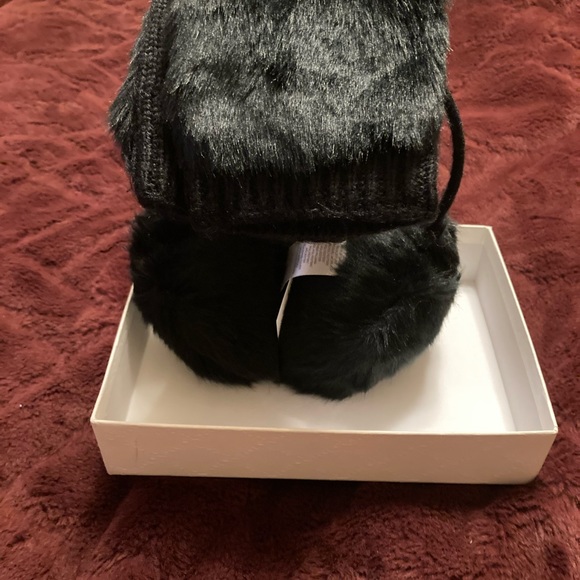 Loft black faux fur earmuff & mittens - Picture 5 of 6